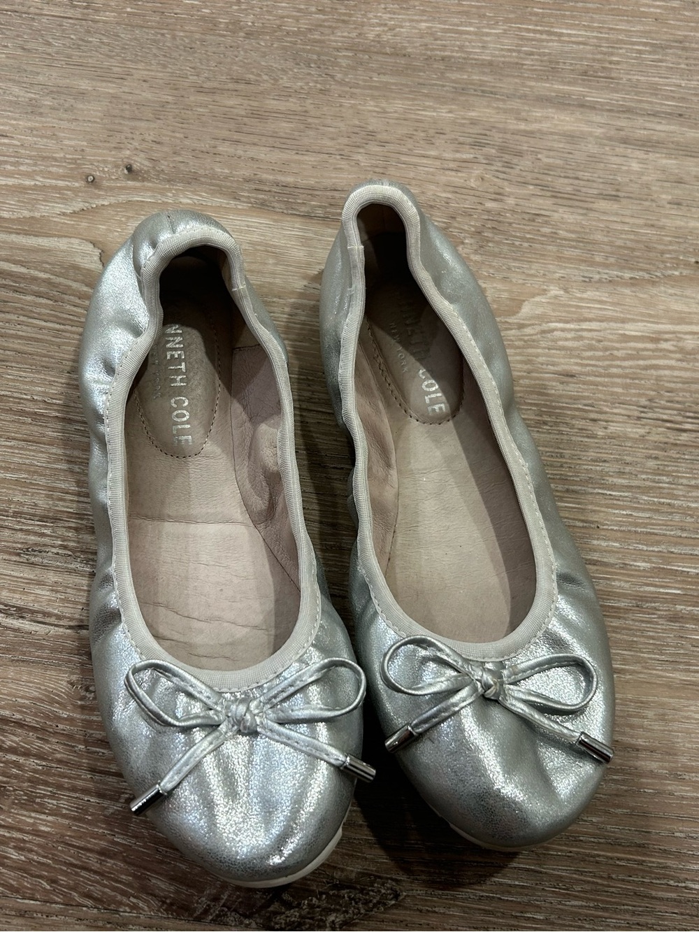 Kenneth Cole Metallic Silver Bow Ballet Flats